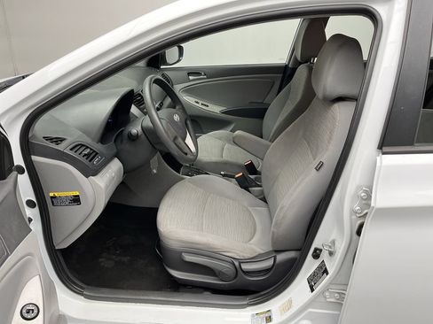 Used 2017 Hyundai Accent SE FWD image 3