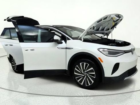 Used 2023 Volkswagen ID.4 Pro S Plus AWD/4WD image 9