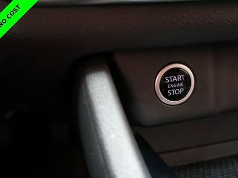 Used 2022 Nissan Rogue S image 24