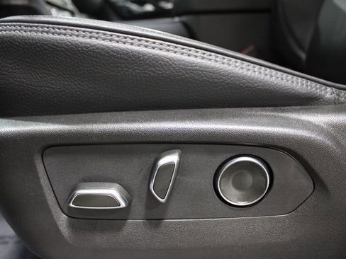 Used 2024 GMC Yukon XL Denali image 21