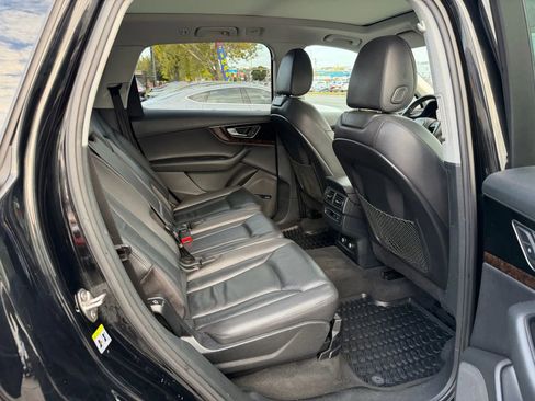 Used 2018 Audi Q7 3.0T Premium Plus w/ Premium Plus Package image 8