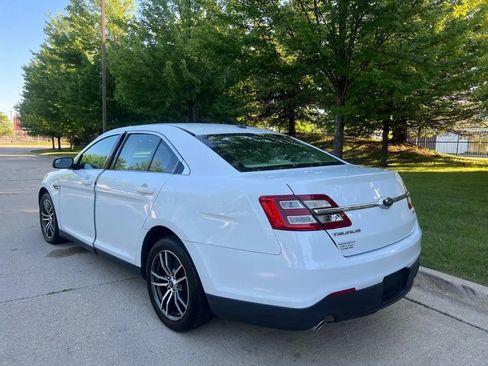 Used 2018 Ford Taurus SE image 14