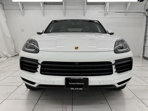 Certified 2023 Porsche Cayenne Platinum Edition image 9