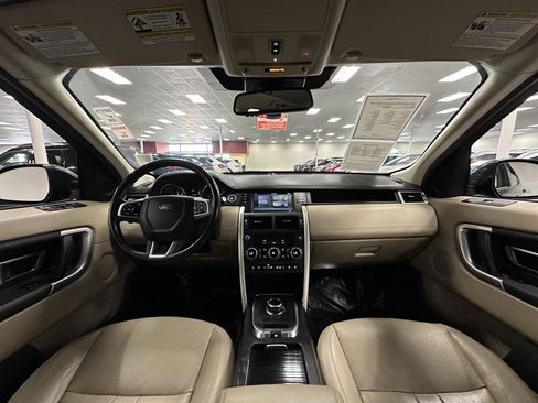 Used 2018 Land Rover Discovery Sport HSE image 26