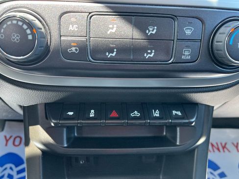 Used 2022 Chevrolet Colorado LT w/ Safety Package image 19