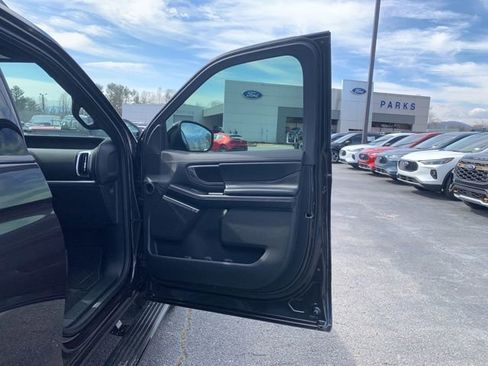 New 2025 Ford Expedition Platinum w/ Stealth Performance Package image 15