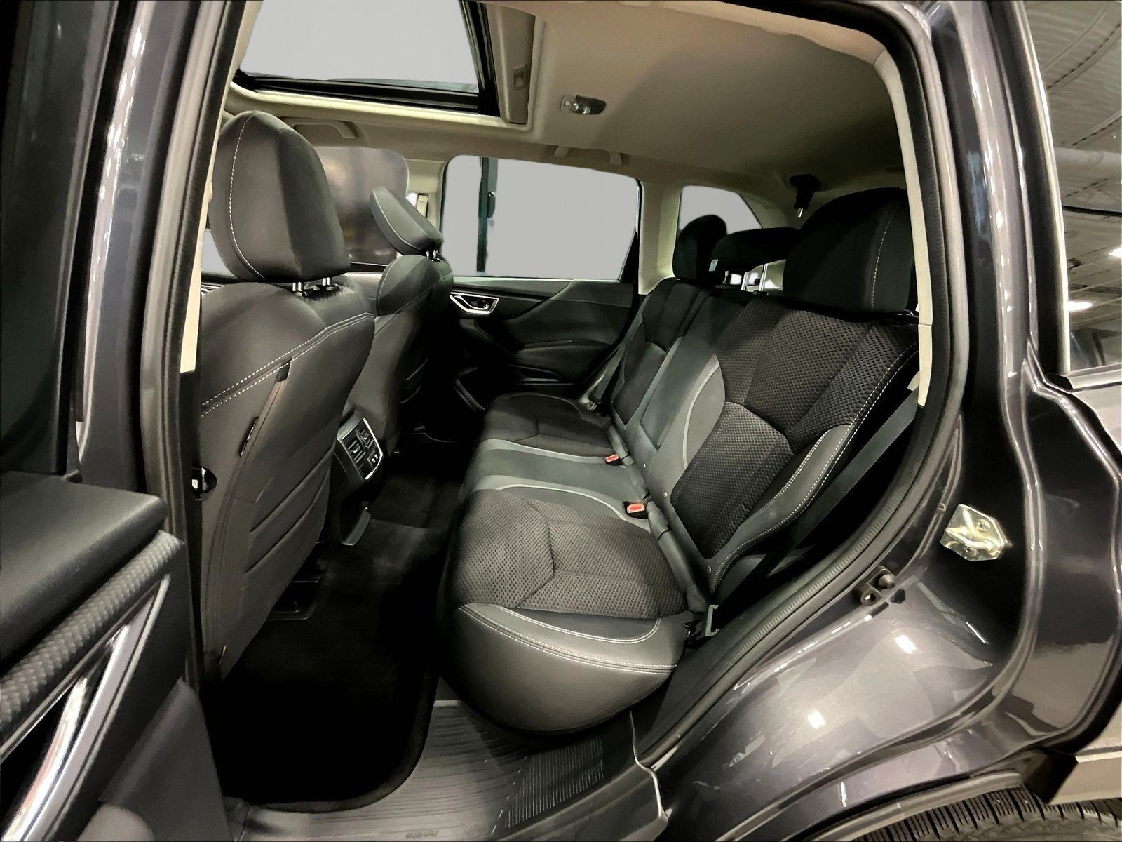 Used 2021 Subaru Forester Premium AWD/4WD image 22