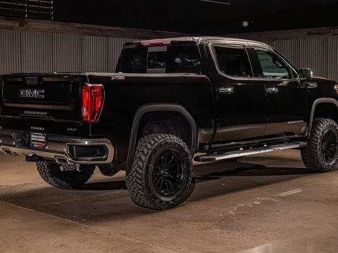 Used 2019 GMC Sierra 1500 SLT w/ SLT Premium Plus Package AWD/4WD image 10