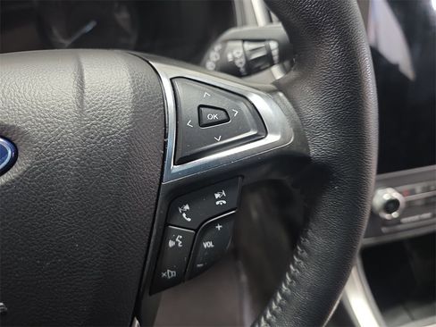 Used 2024 Ford Edge SEL image 18