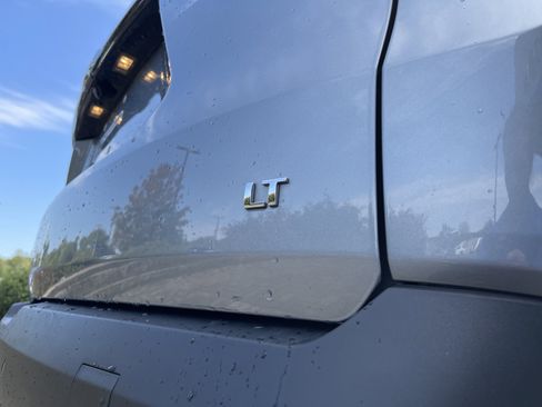 Used 2023 Chevrolet Traverse LT w/ LPO, Floor Liner Package image 12