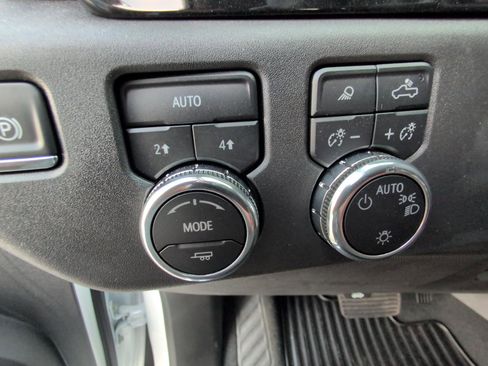 New 2025 GMC Sierra 1500 SLE w/ Preferred Package image 20