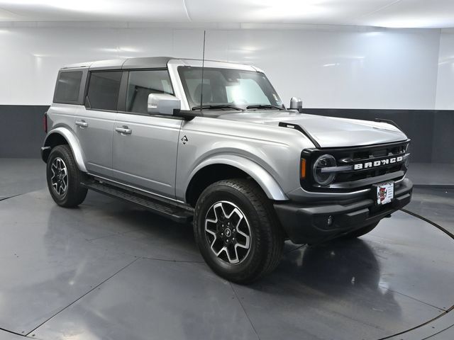 Used 2023 Ford Bronco Outer Banks AWD/4WD image 1
