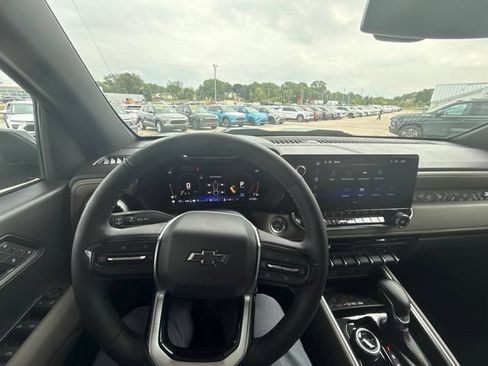 Used 2025 Chevrolet Colorado ZR2 AWD/4WD image 16