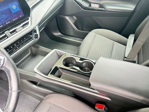 Used 2025 Chevrolet Equinox LT image 41