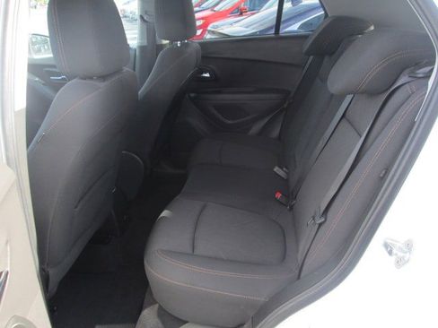 Used 2017 Chevrolet Trax LT image 11