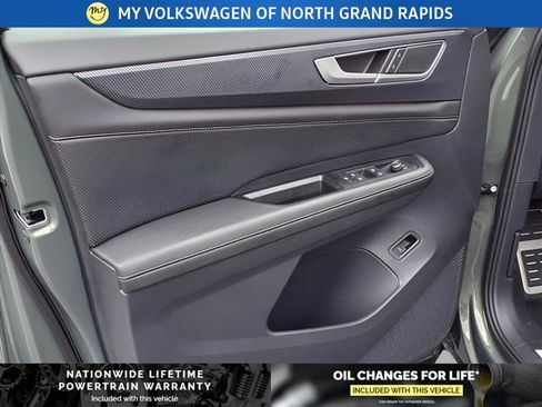 New 2026 Volkswagen Atlas Cross Sport SEL R-Line image 4