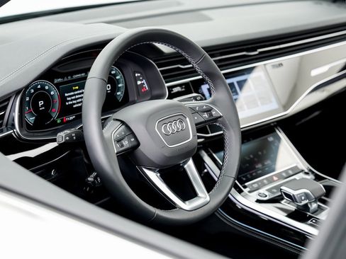 Used 2025 Audi Q7 3.0T Premium Plus w/ Premium Plus Package image 9