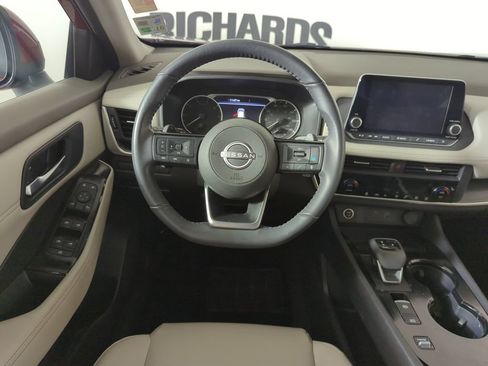 Used 2023 Nissan Rogue SV w/ SV Premium B Package FWD image 11