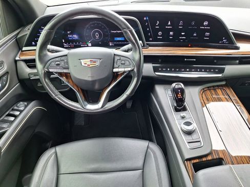 Used 2023 Cadillac Escalade ESV Luxury RWD image 9