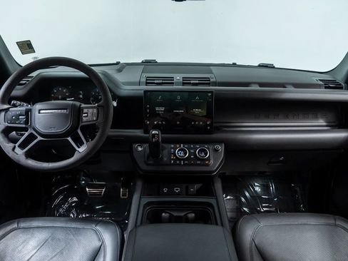 Used 2023 Land Rover Defender 110 V8 AWD/4WD image 21