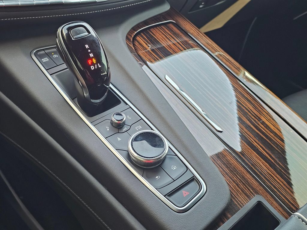 Used 2021 Cadillac Escalade Premium Luxury w/ Driver Assist Tech Package AWD/4WD image 38