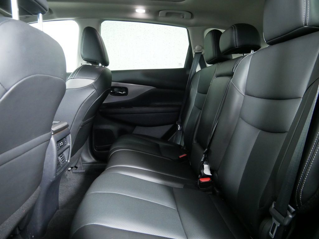 Used 2023 Nissan Murano SL w/ SL Moonroof Package AWD/4WD image 16