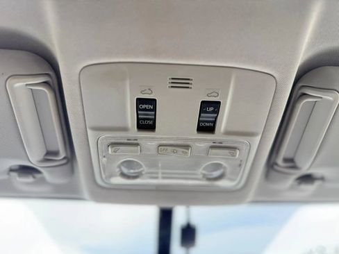 Used 2015 Toyota RAV4 XLE w/ Four Season Floor Mat Package image 23