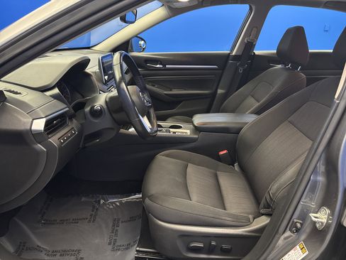 Used 2019 Nissan Altima 2.5 SV FWD image 12