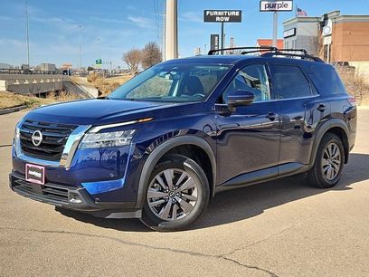 Used 2022 Nissan Pathfinder SV w/ SV Premium Package