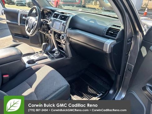 Used 2017 Toyota 4Runner SR5 AWD/4WD image 39