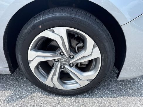 Used 2020 Honda Accord EX image 29