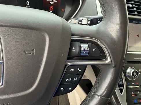 Used 2019 Lincoln Nautilus Reserve image 20
