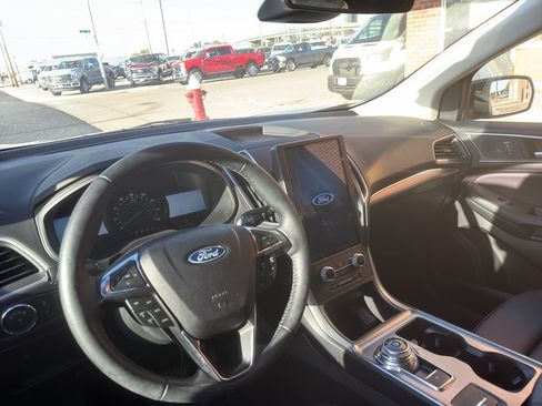 Used 2022 Ford Edge SEL w/ Convenience Package AWD/4WD image 6