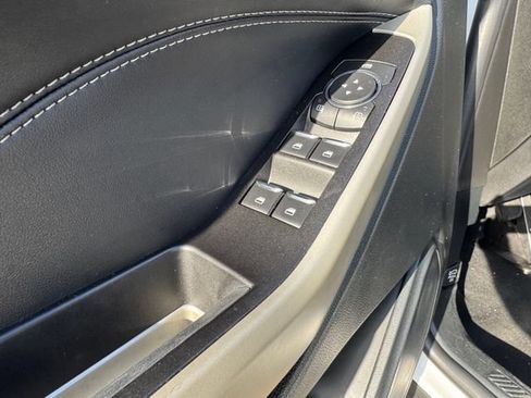 Used 2021 Ford Explorer XLT RWD image 22