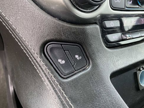 Used 2018 Chevrolet Tahoe LT w/ RST Edition image 17