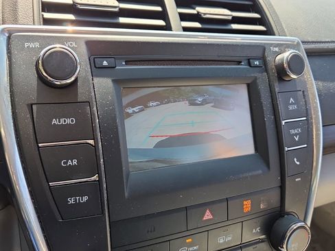Used 2016 Toyota Camry LE FWD image 23