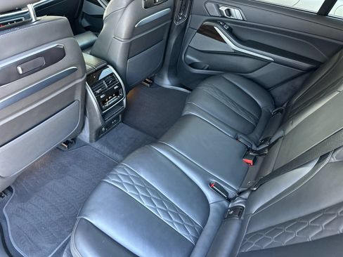 Used 2025 BMW X7 xDrive40i w/ Premium Package AWD/4WD image 12