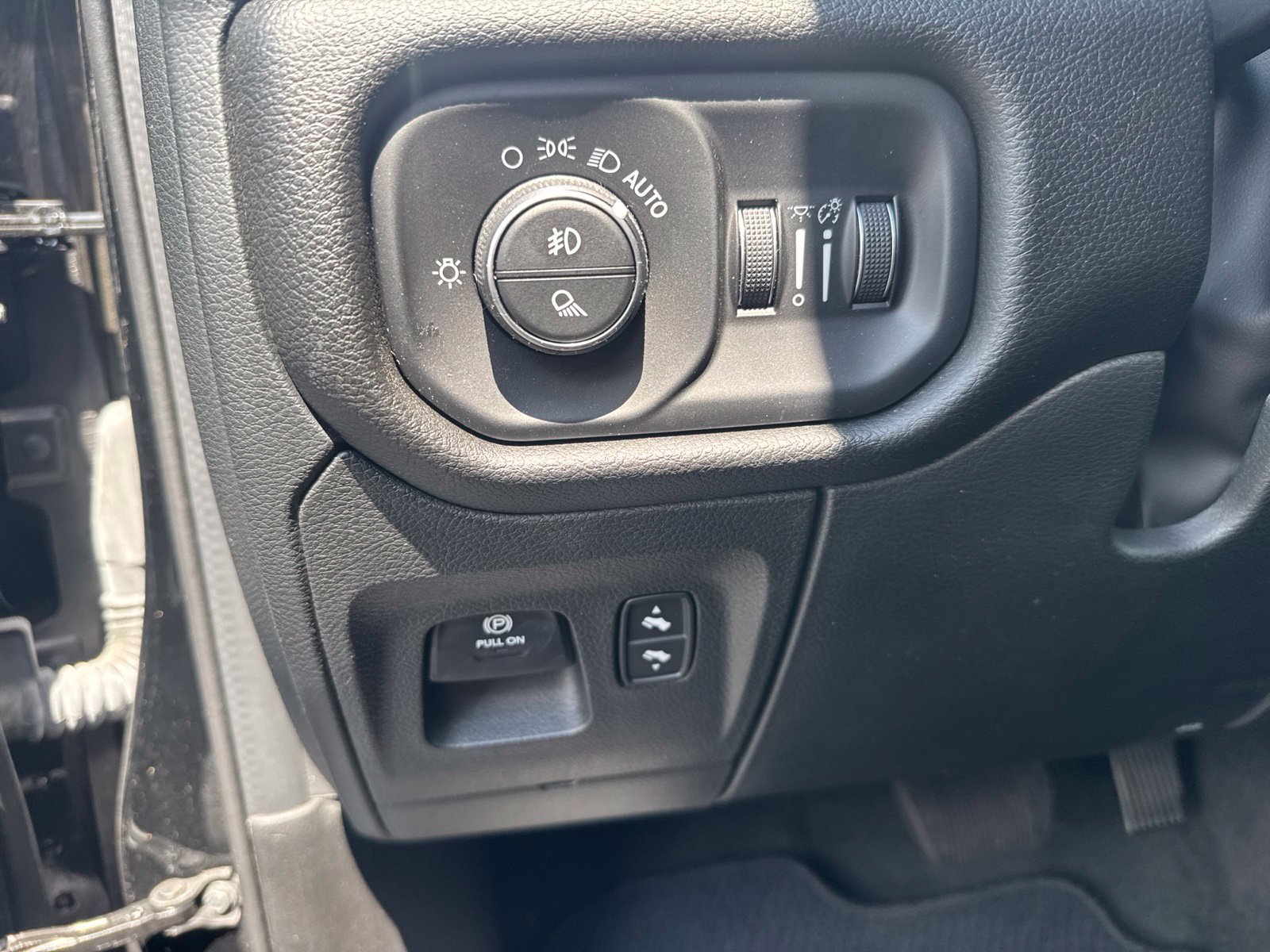 Used 2023 RAM 1500 Laramie AWD/4WD image 24