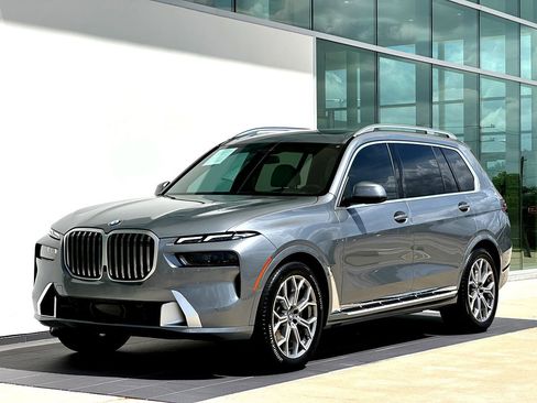 Certified 2025 BMW X7 xDrive40i w/ Premium Package AWD/4WD image 9