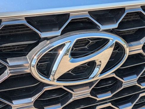 Used 2020 Hyundai Santa Fe SE FWD image 32