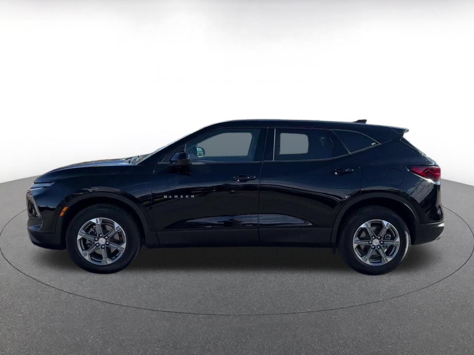 Used 2026 Chevrolet Blazer LT FWD image 8