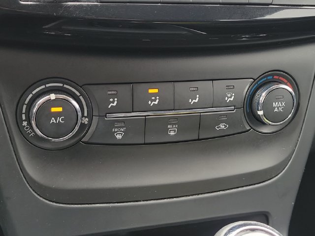 Used 2016 Nissan Sentra SV FWD image 29
