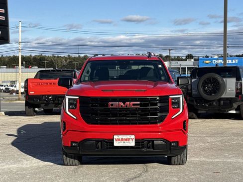 Used 2022 GMC Sierra 1500 Elevation image 2