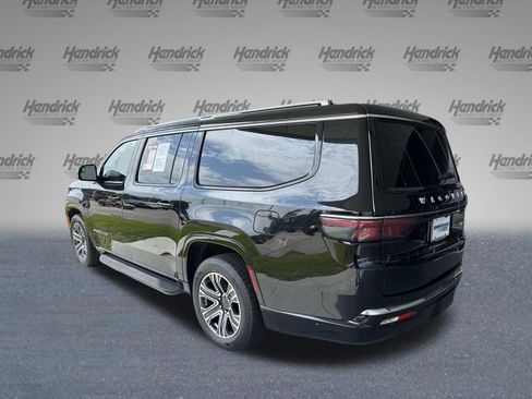 Used 2024 Jeep Wagoneer L Series II w/ Flexible Seating Group AWD/4WD image 7