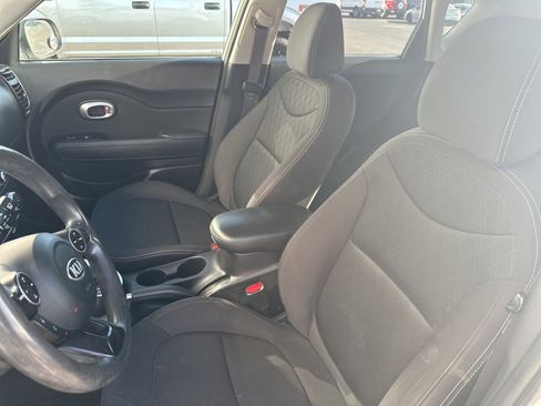 Used 2019 Kia Soul FWD image 8