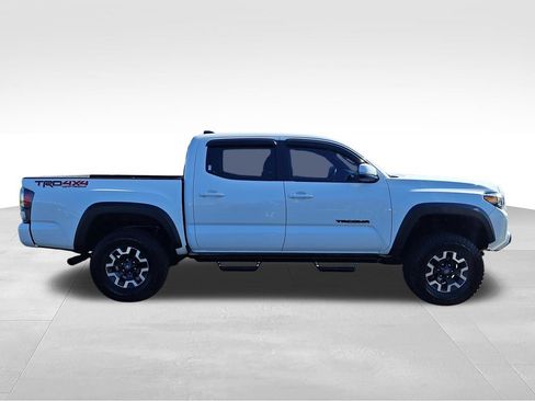 Used 2023 Toyota Tacoma TRD Off-Road w/ Technology Package AWD/4WD image 6