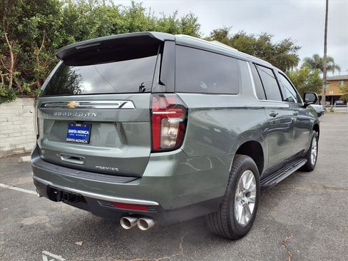 Used 2023 Chevrolet Suburban Premier image 21