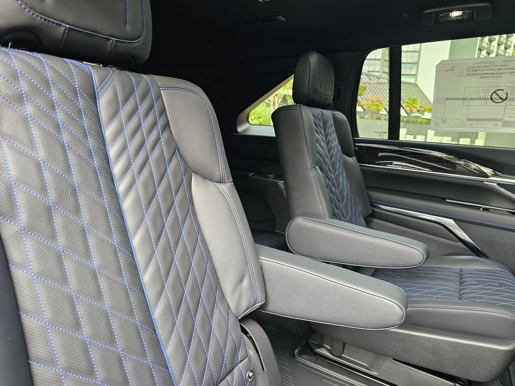 New 2026 Cadillac Escalade IQ Luxury 1 w/ LPO, Floor Liner Package AWD/4WD image 12