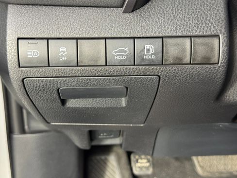 Used 2021 Toyota Camry SE w/ Convenience Package image 17