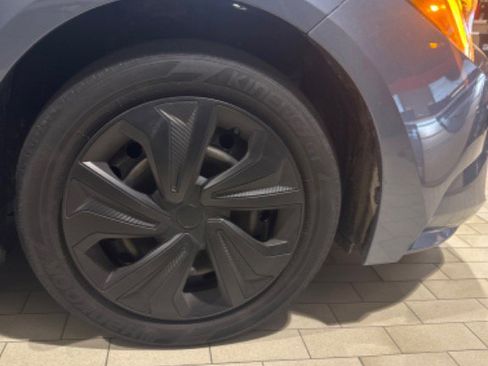 Used 2023 Toyota Corolla LE image 21